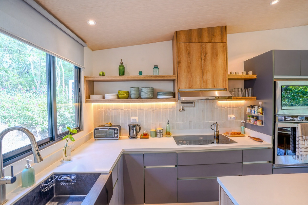 11 bed Single Family Homes For Sale in Playa Grande, Guanacaste - thumb 17