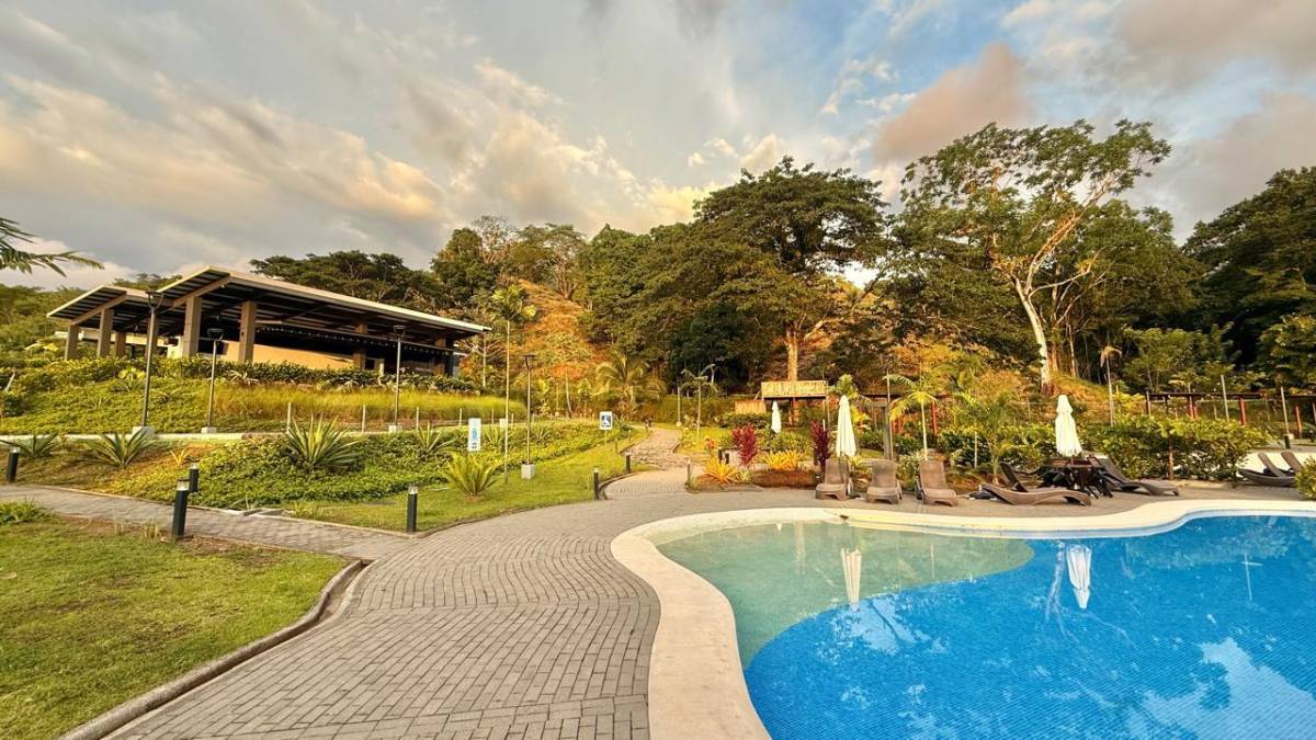 3 bed Single Family Homes For Sale in Herradura, Puntarenas - thumb 5