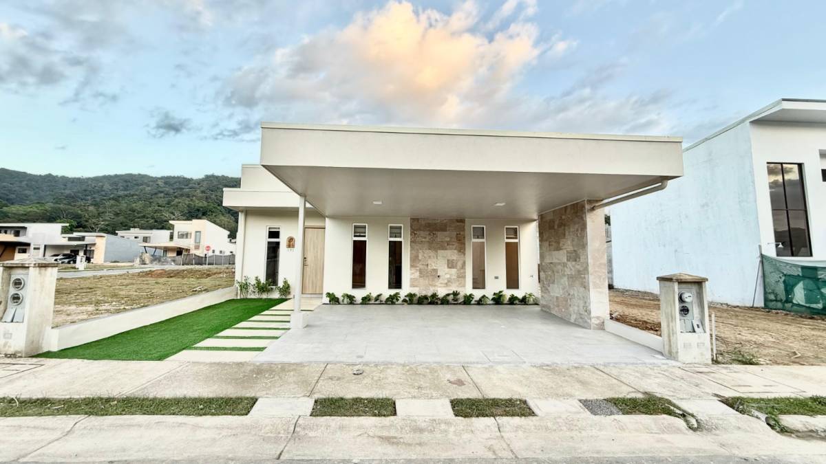 3 bed Single Family Homes For Sale in Herradura, Puntarenas - thumb 2