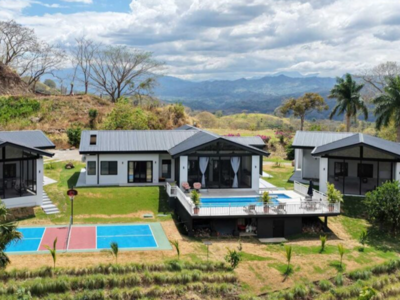 7 bed Single Family Homes For Sale in Atenas, Alajuela - 1