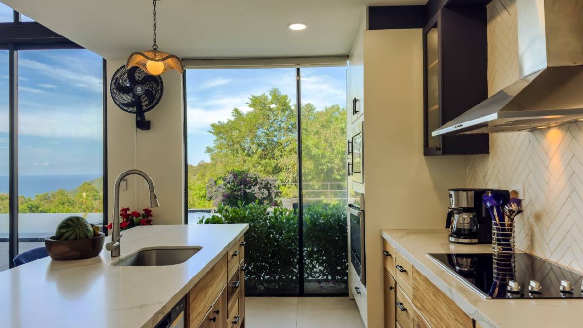 4 bed Single Family Homes For Sale in Playa Hermosa, Puntarenas - thumb 26