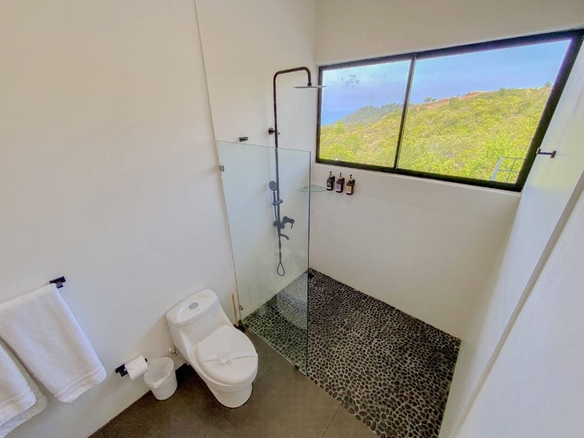 4 bed Single Family Homes For Sale in Playa Hermosa, Puntarenas - thumb 18