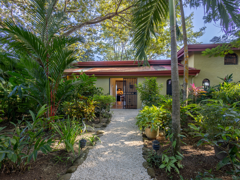 6 bed Single Family Homes For Sale in Montezuma, Puntarenas - hero 5