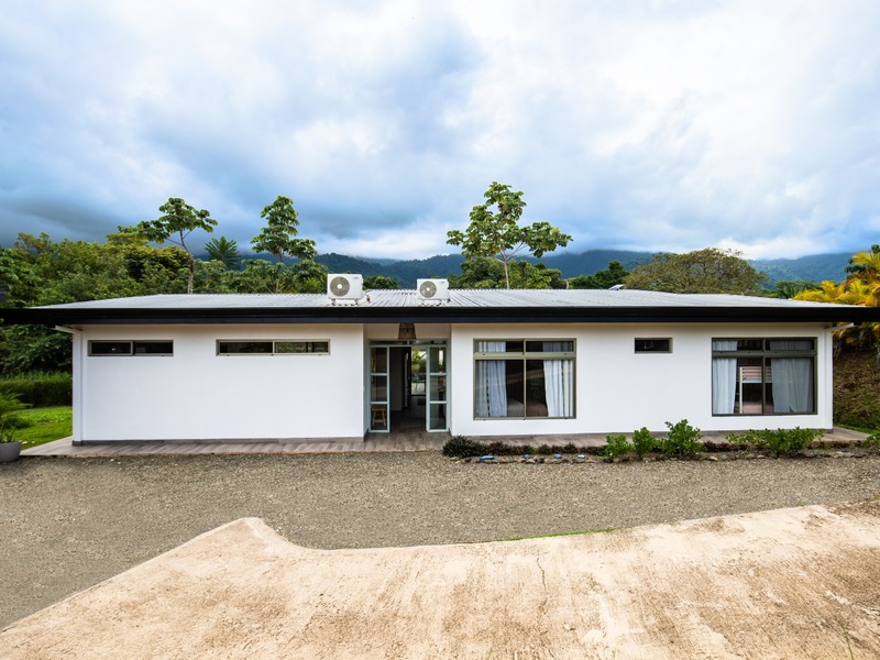 3 bed Single Family Homes For Sale in Ojochal, Puntarenas - hero 6