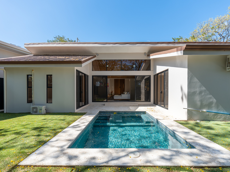 3 bed Single Family Homes For Sale in Tamarindo, Guanacaste - hero 3