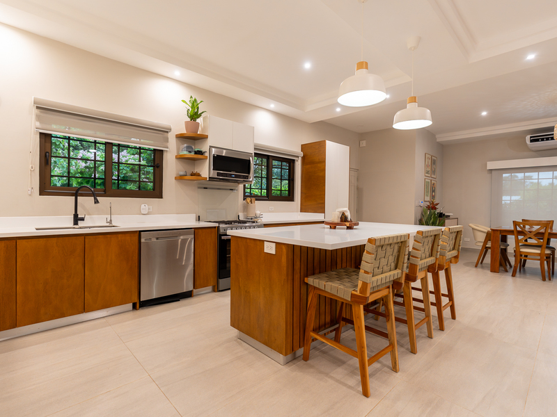5 bed Single Family Homes For Sale in Tamarindo, Guanacaste - hero 5