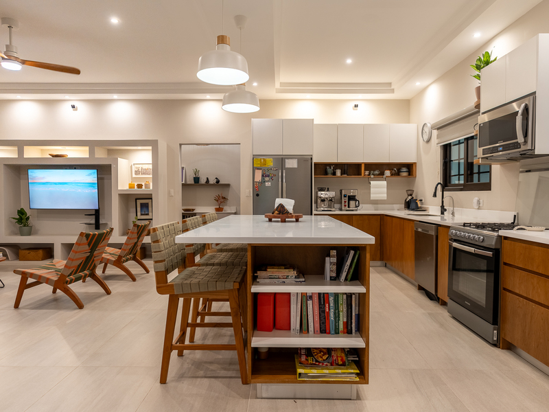 5 bed Single Family Homes For Sale in Tamarindo, Guanacaste - hero 4