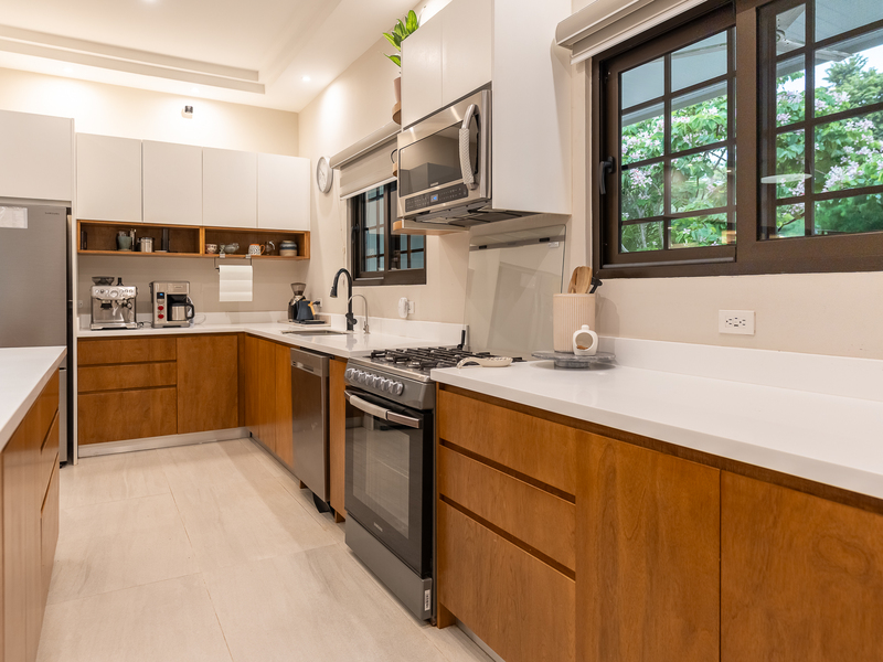 5 bed Single Family Homes For Sale in Tamarindo, Guanacaste - hero 11