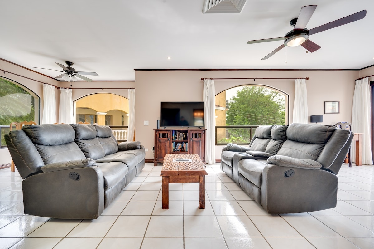1 bed Condo For Sale in Playa Flamingo, Guanacaste - thumb 2