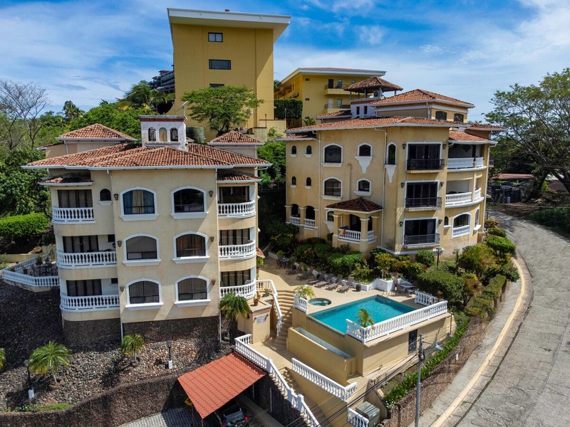 1 bed Condo For Sale in Playa Flamingo, Guanacaste - hero 24
