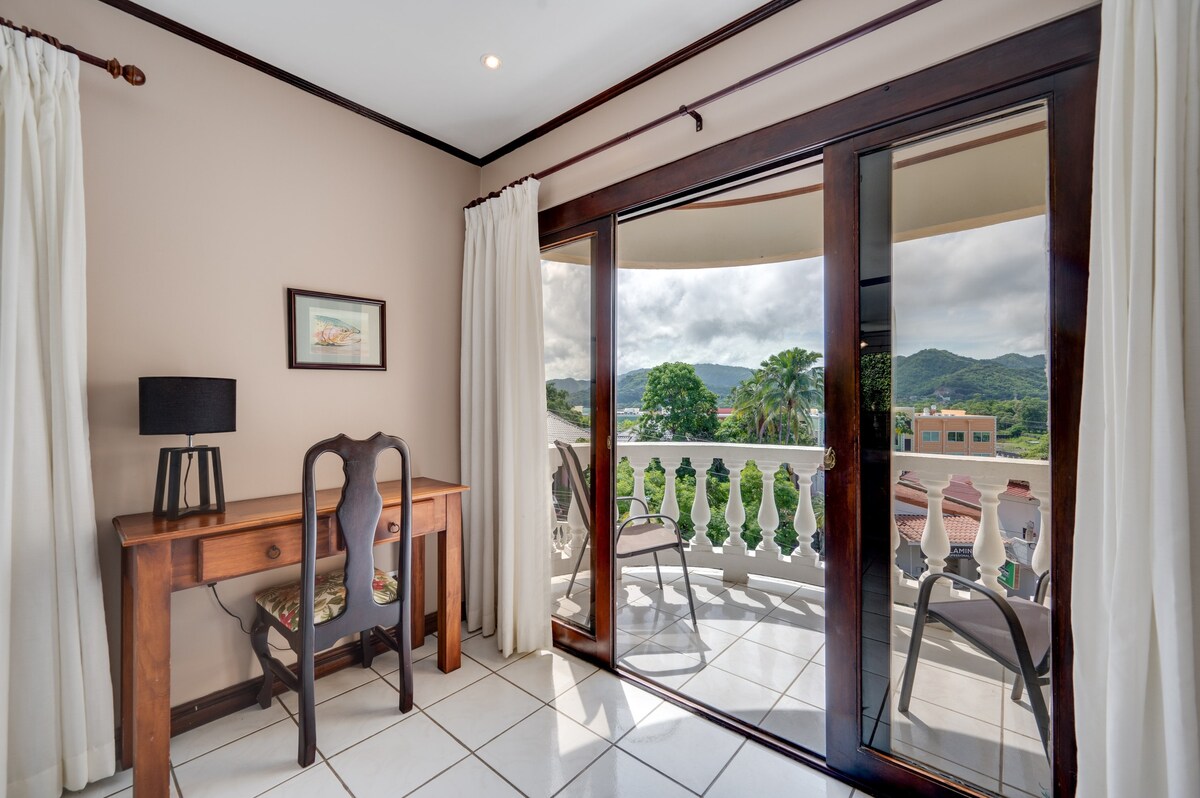 1 bed Condo For Sale in Playa Flamingo, Guanacaste - thumb 9