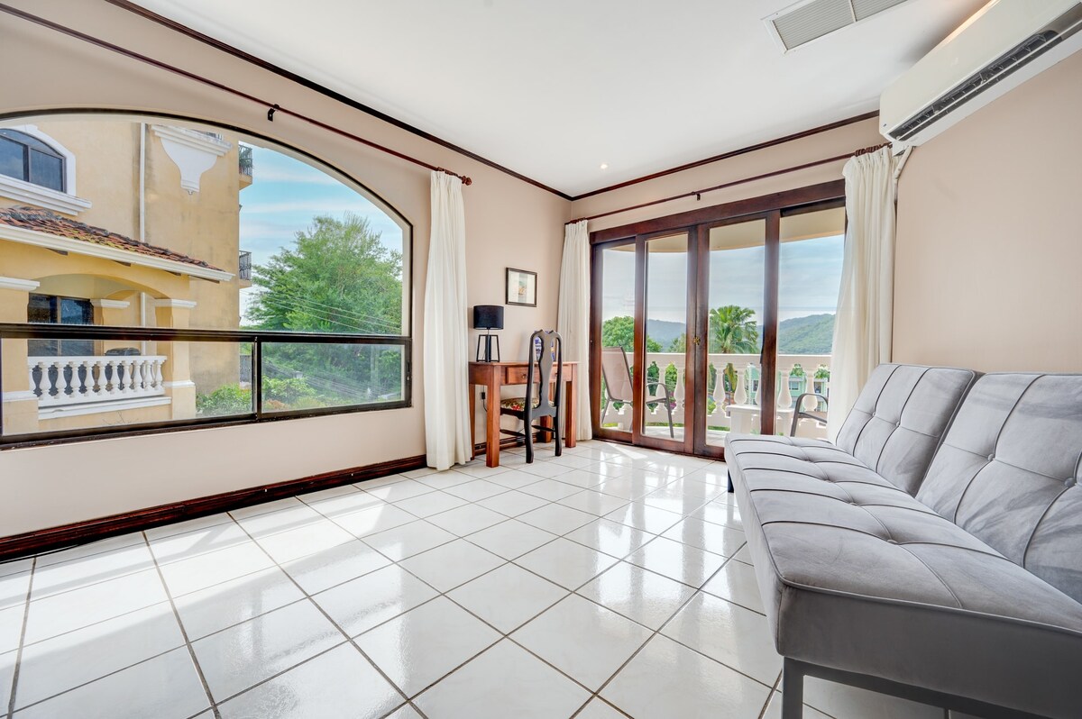 1 bed Condo For Sale in Playa Flamingo, Guanacaste - thumb 12