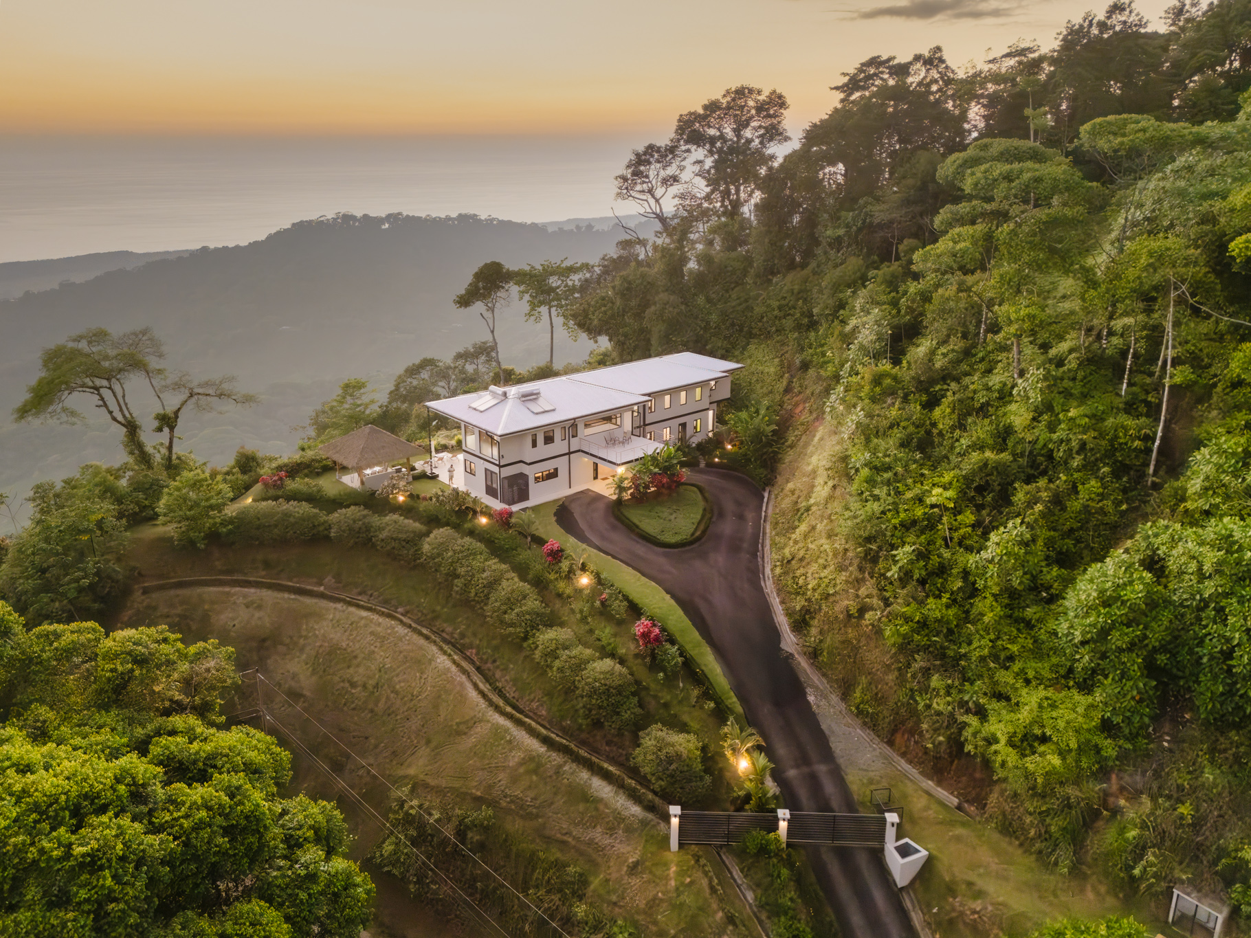 5 bed Single Family Homes For Sale in Dominical, Puntarenas - thumb 29