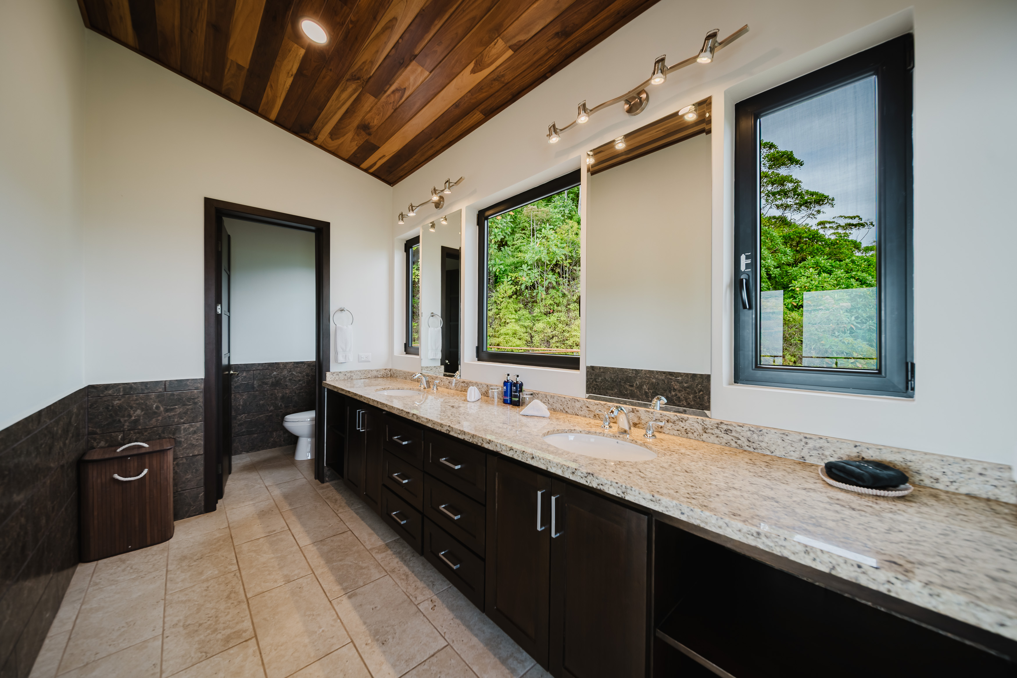 5 bed Single Family Homes For Sale in Dominical, Puntarenas - thumb 21