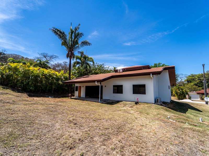 3 bed Single Family Homes For Sale in Playa Carrillo, Guanacaste - hero 9