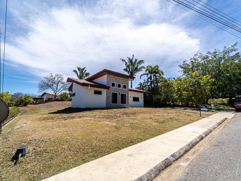 3 bed Single Family Homes For Sale in Playa Carrillo, Guanacaste - hero 8