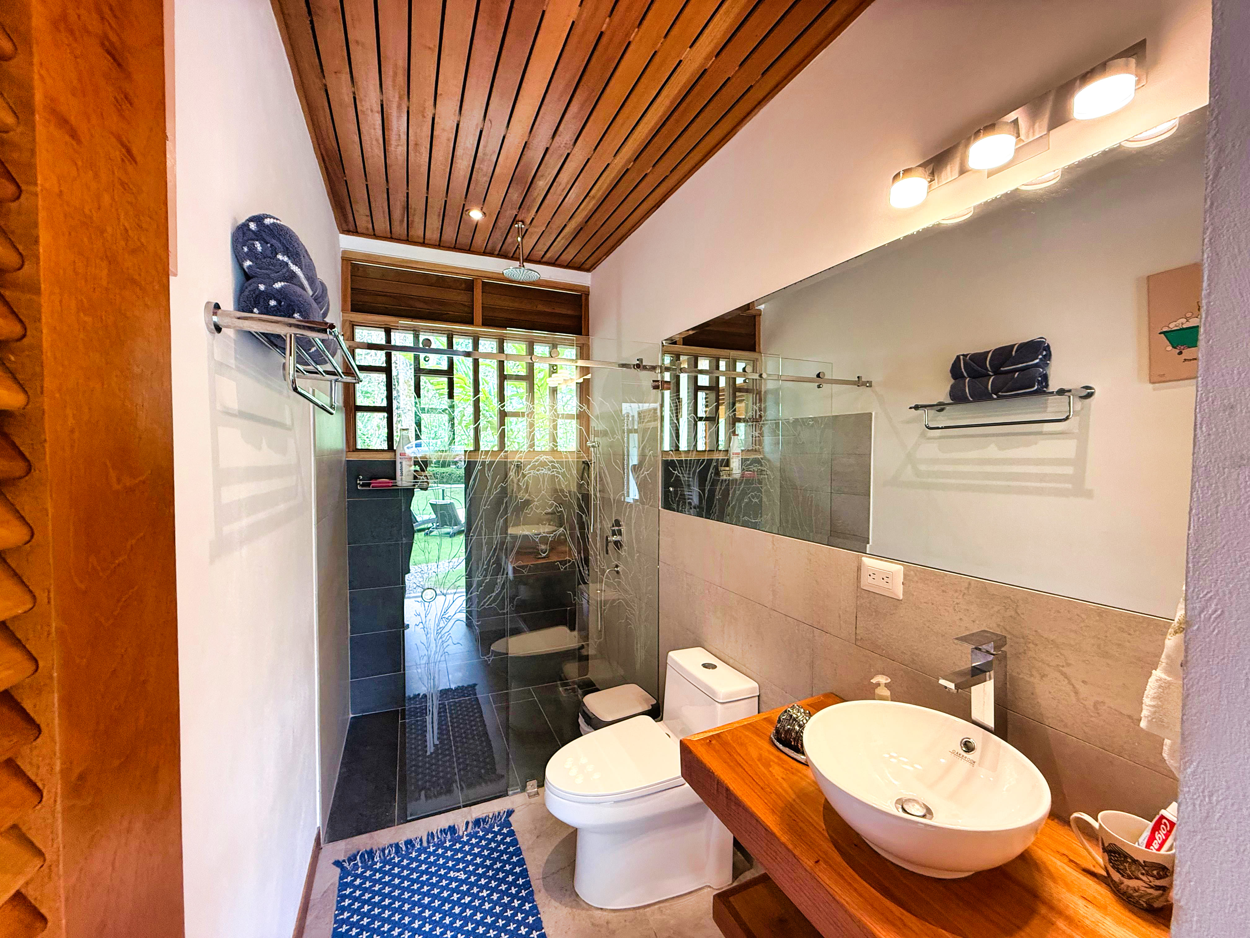 Bathroom 1 -1.jpeg