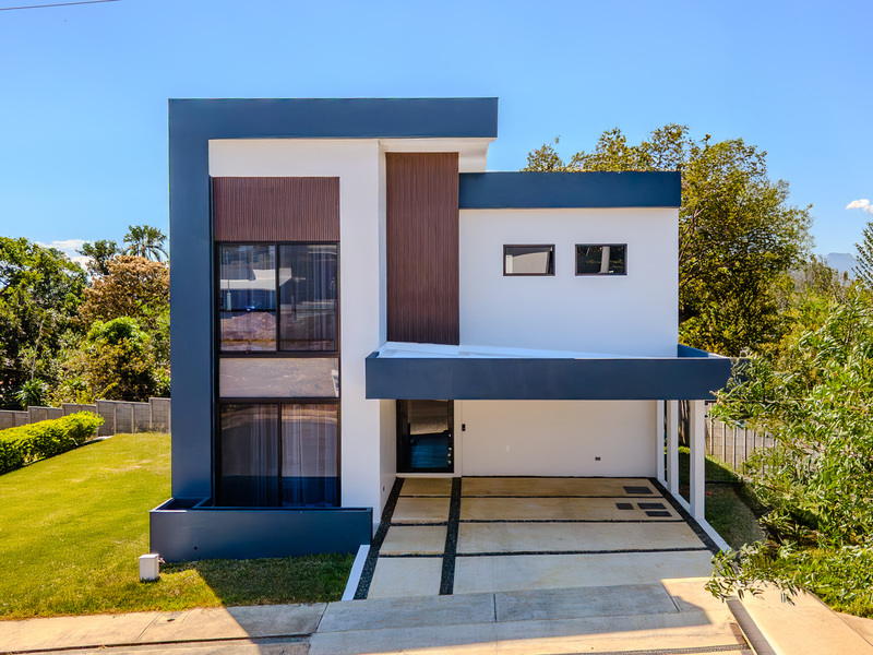 4 bed Single Family Homes For Sale in Grecia, Alajuela - hero 2