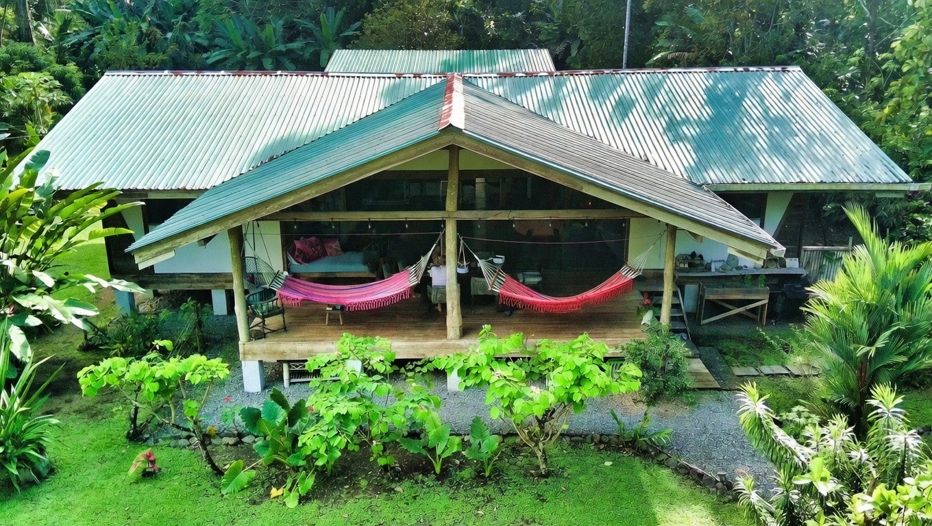 4 bed Single Family Homes For Sale in Cahuita, Limón - thumb 2