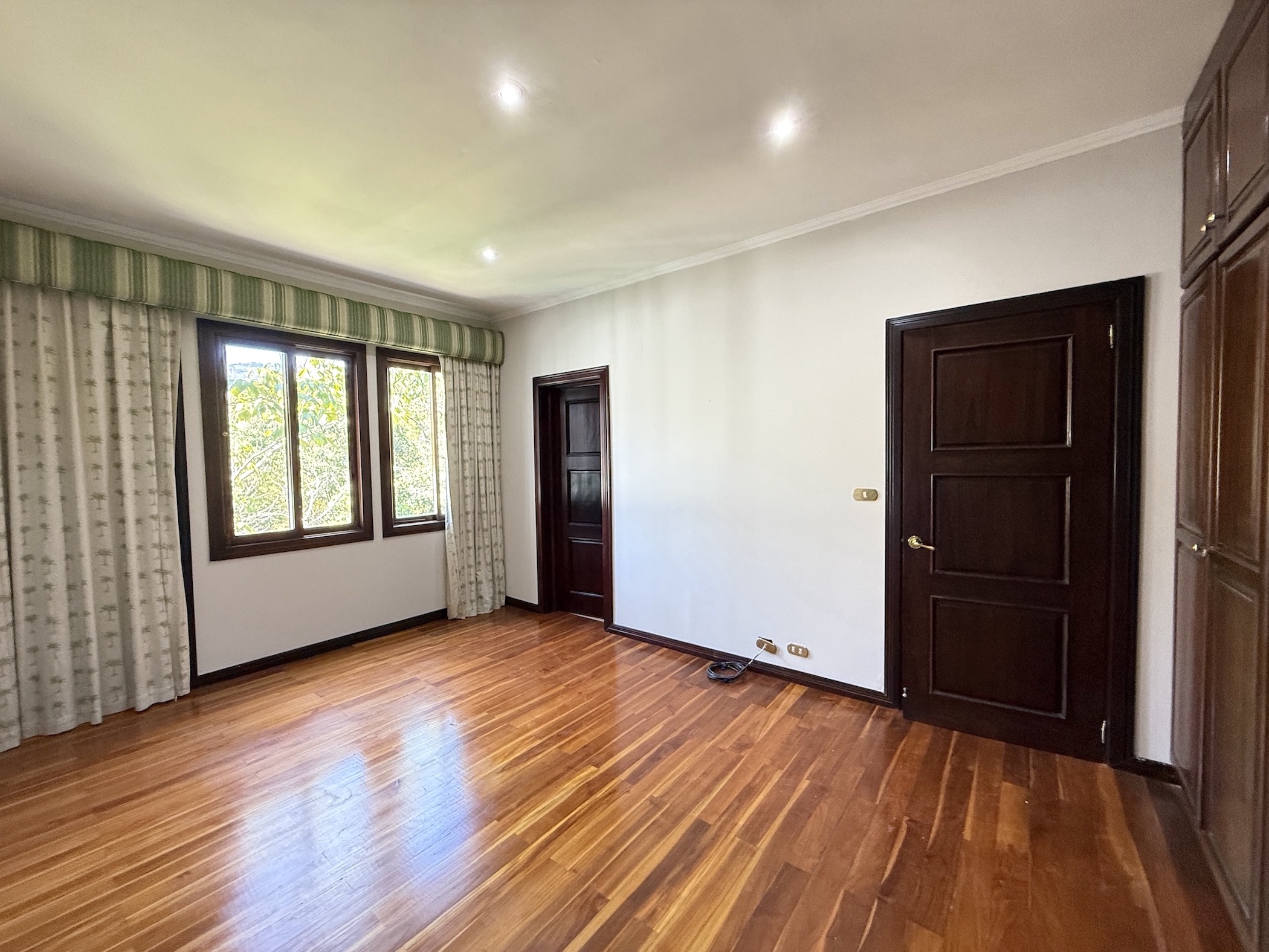 3 bed Apartment For Sale in Escazu, San Jose - thumb 16