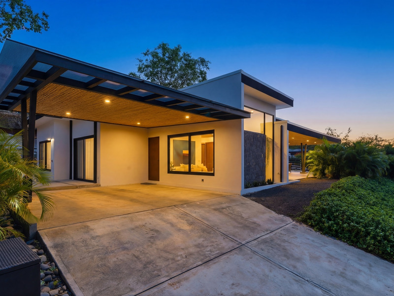 4 bed Single Family Homes For Sale in Playa Flamingo, Guanacaste - hero 14