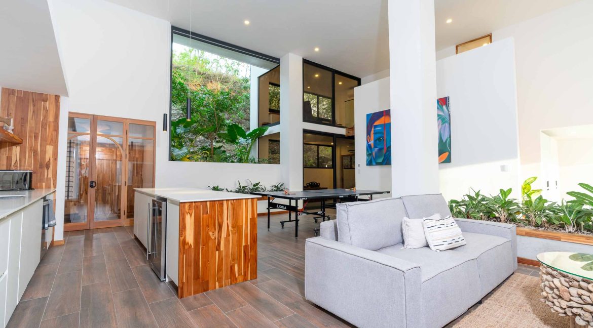 4 bed Single Family Homes For Sale in Tamarindo, Guanacaste - thumb 18