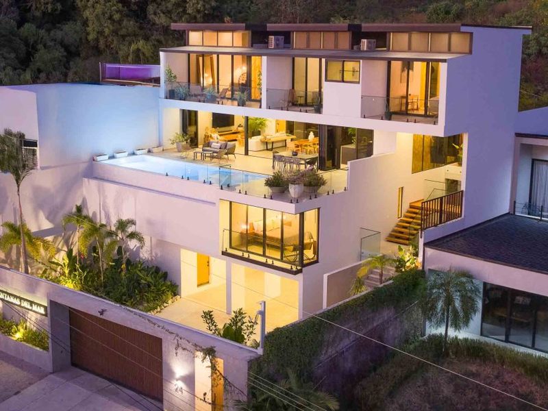 4 bed Single Family Homes For Sale in Tamarindo, Guanacaste - 1