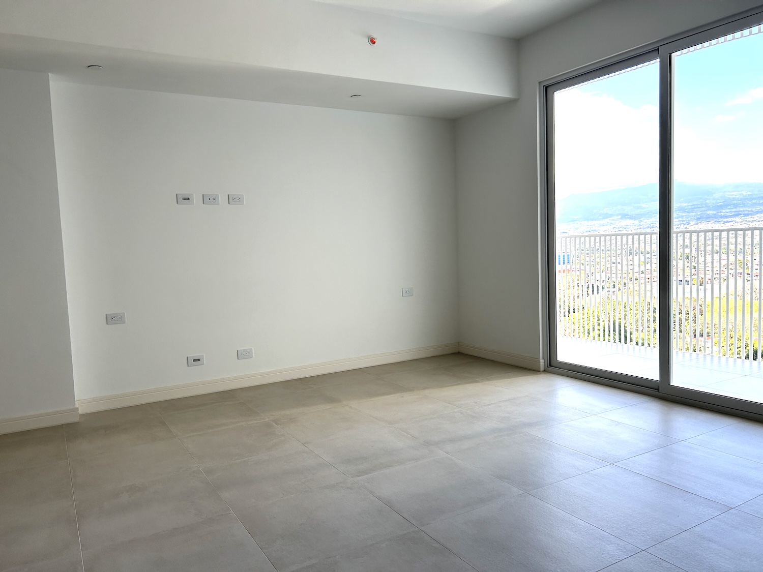 1 bed Condo For Sale in Rohrmoser, San Jose - thumb 2