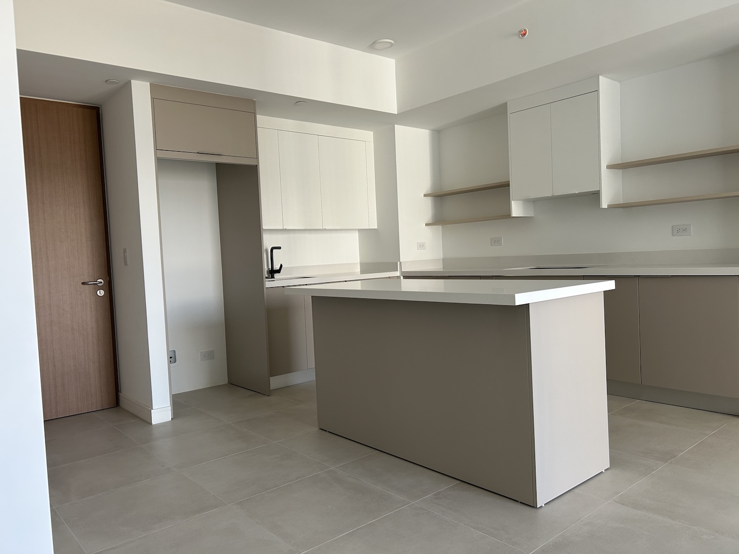 1 bed Condo For Sale in Rohrmoser, San Jose - thumb 1