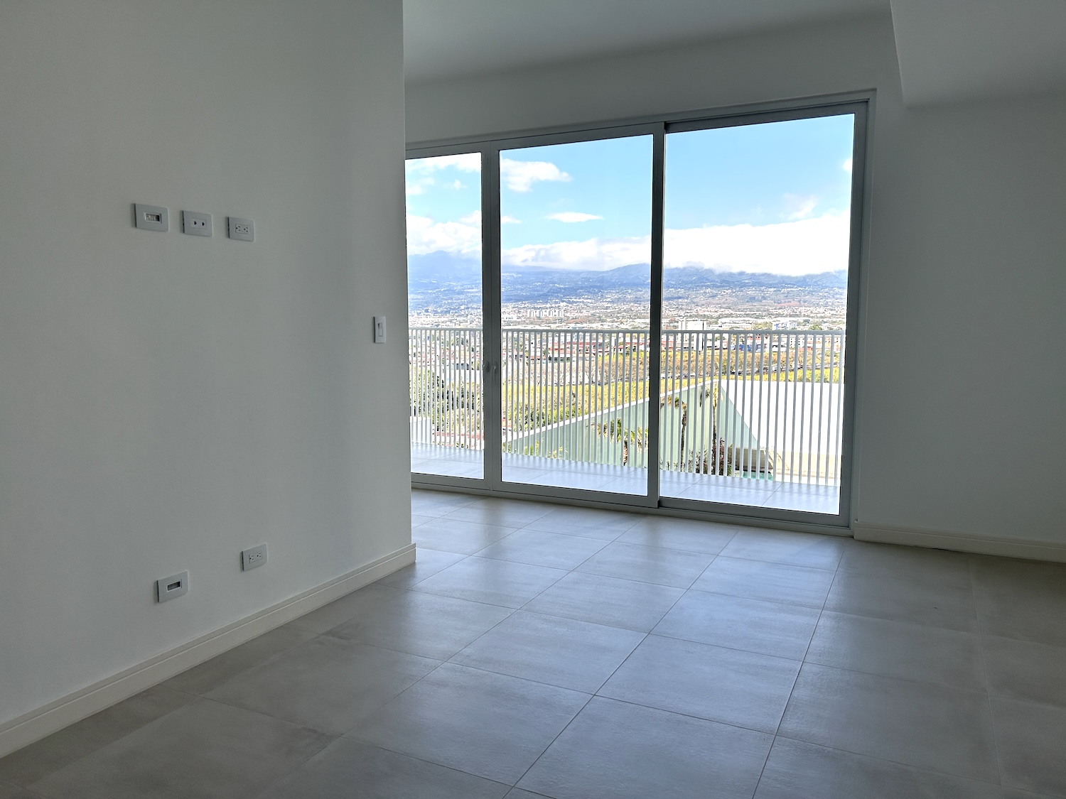 1 bed Condo For Sale in Rohrmoser, San Jose - thumb 2