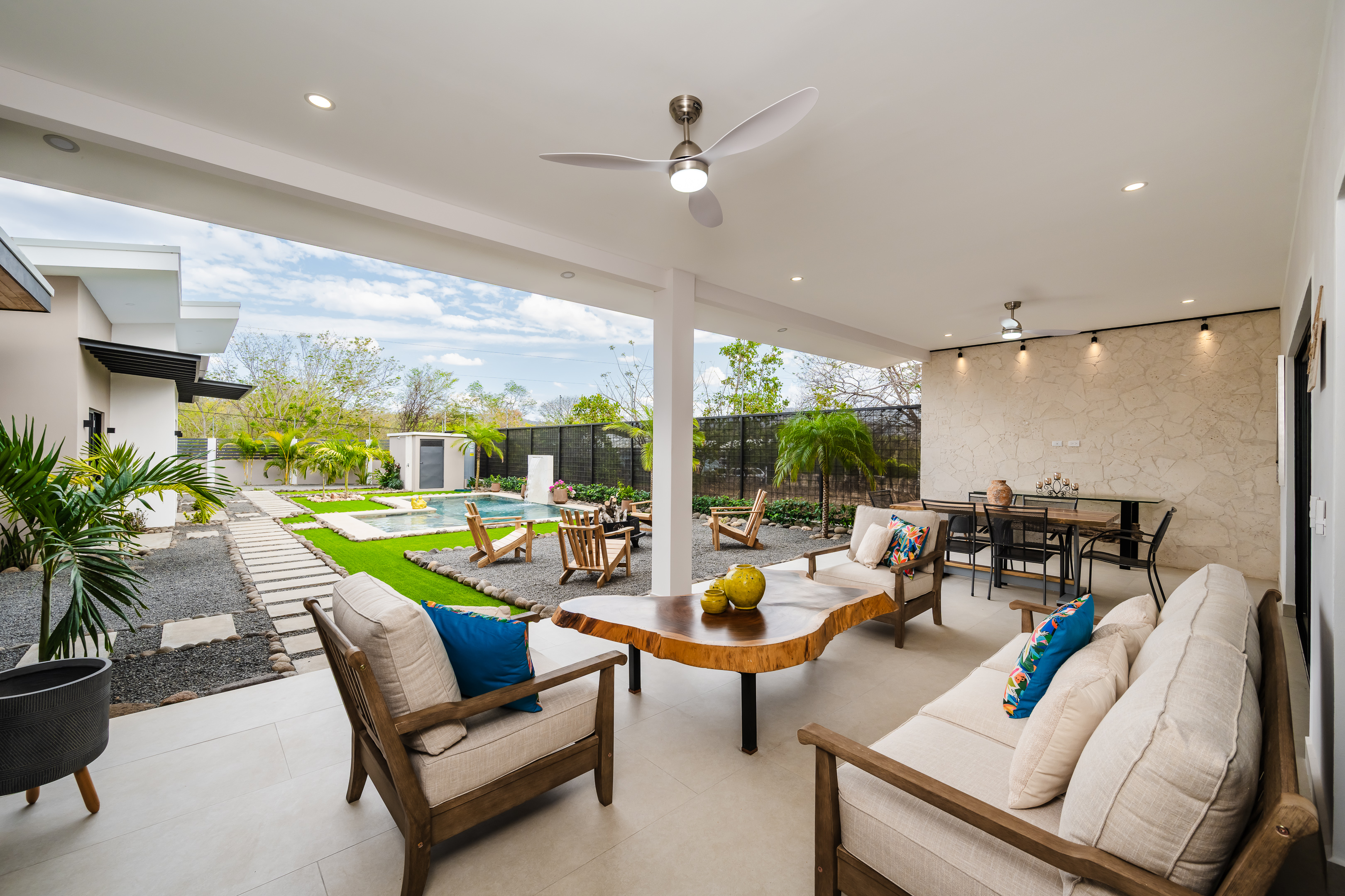 5 bed Single Family Homes For Sale in Playa Potrero, Guanacaste - thumb 2