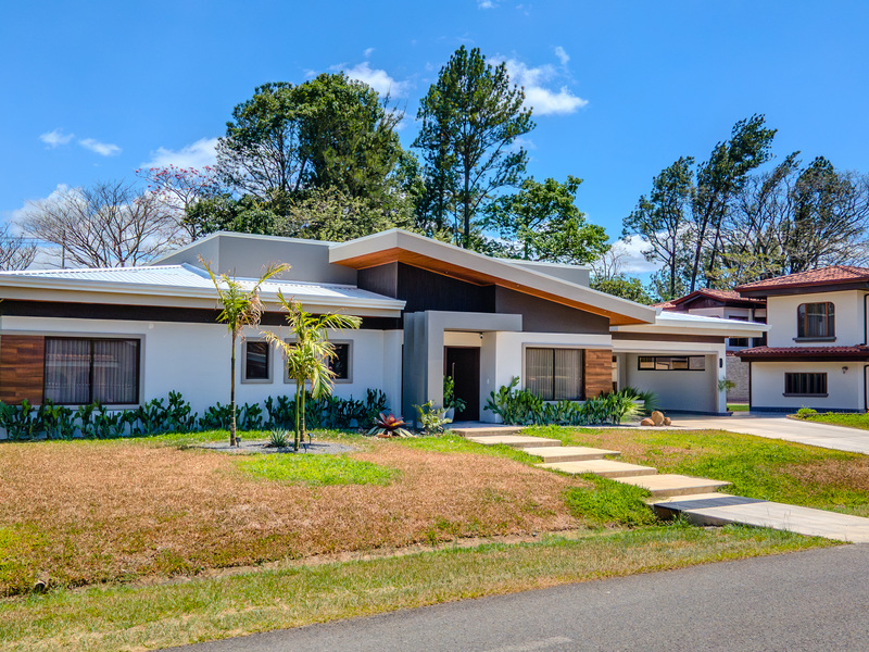 3 bed Single Family Homes For Sale in La Guacima, Alajuela - hero 2