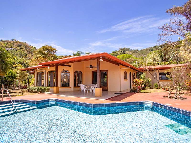 5 bed Single Family Homes For Sale in Atenas, Alajuela - 1