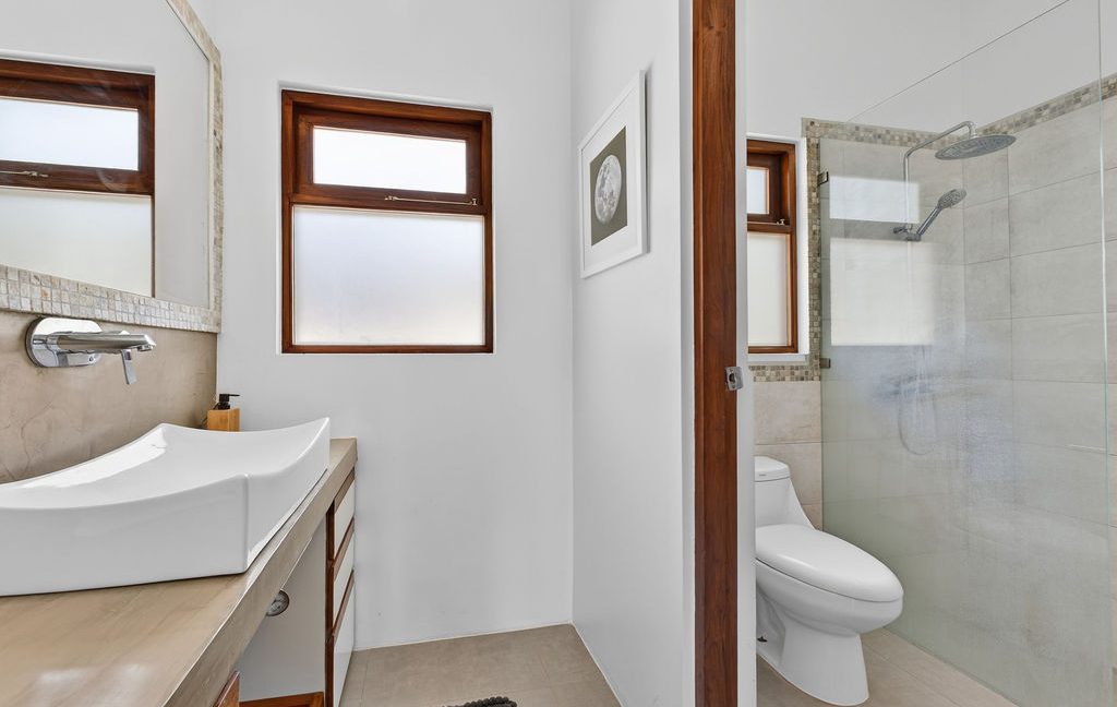 4 bed Single Family Homes For Sale in Tamarindo, Guanacaste - thumb 26