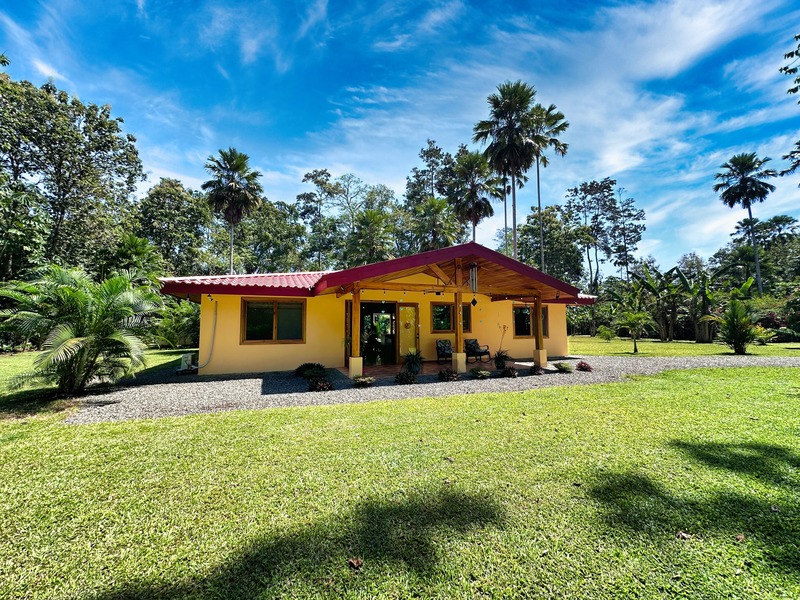 3 bed Single Family Homes For Sale in Cahuita, Limón - hero 27