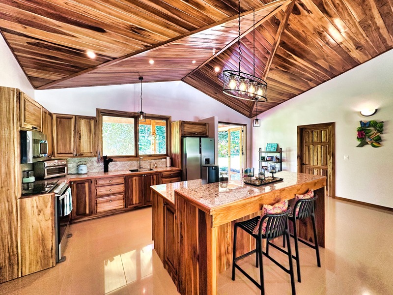3 bed Single Family Homes For Sale in Cahuita, Limón - hero 10