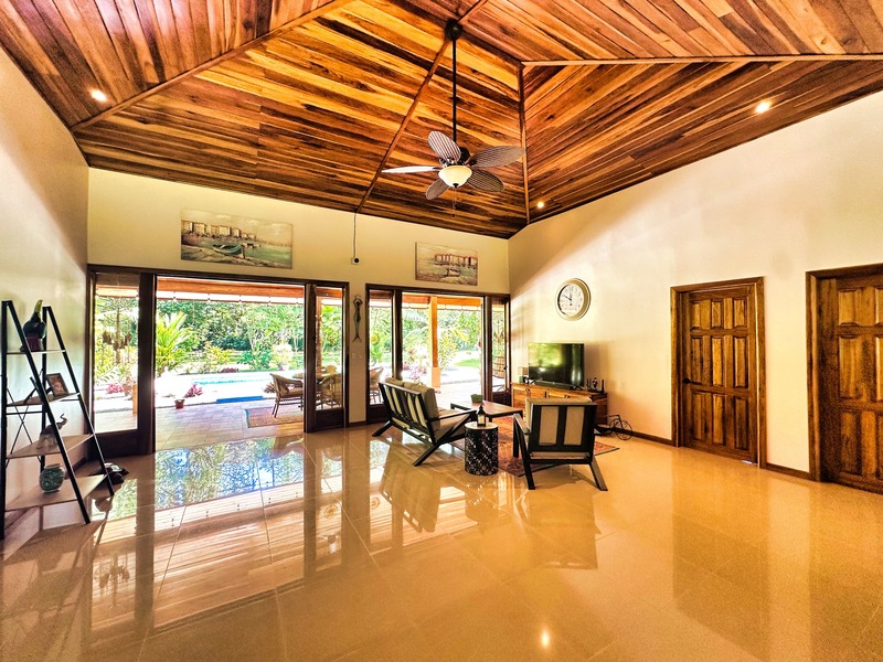 3 bed Single Family Homes For Sale in Cahuita, Limón - hero 2