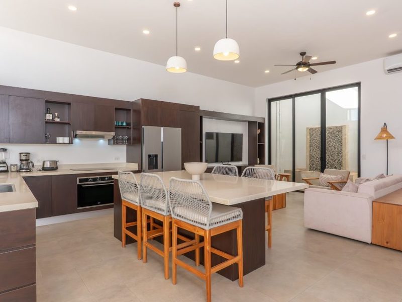 4 bed Single Family Homes For Sale in Tamarindo, Guanacaste - hero 5