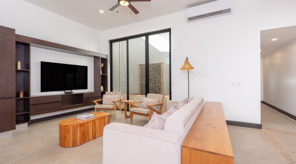 4 bed Single Family Homes For Sale in Tamarindo, Guanacaste - thumb 4