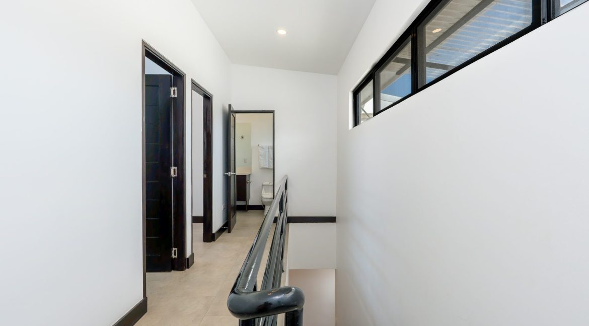 4 bed Single Family Homes For Sale in Tamarindo, Guanacaste - thumb 8