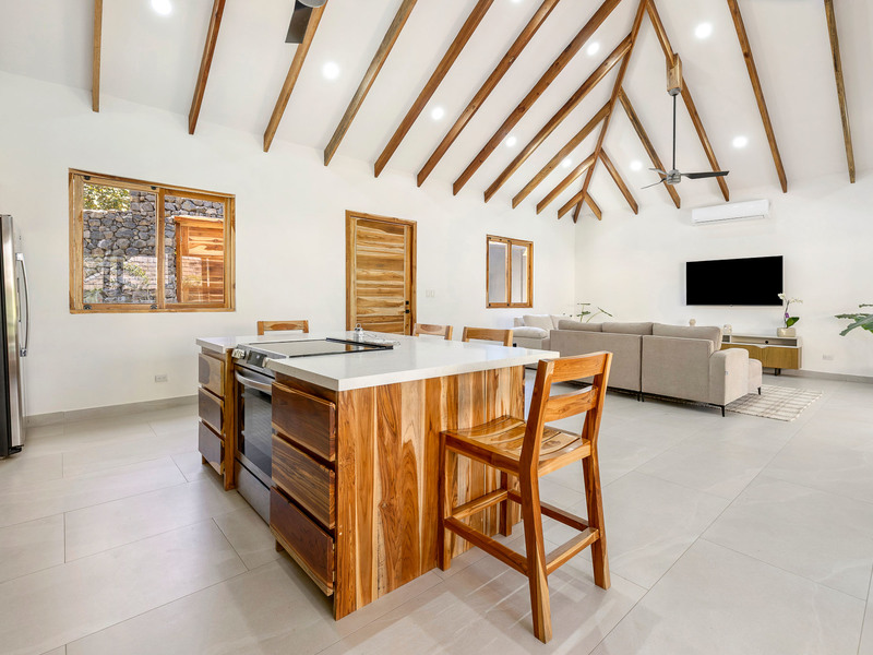 5 bed Single Family Homes For Sale in Avellanas, Guanacaste - hero 4