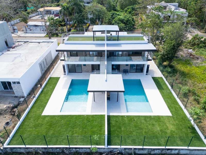 6 bed Single Family Homes For Sale in Playa Flamingo, Guanacaste - 1