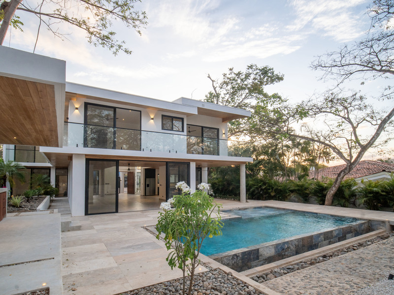 4 bed Single Family Homes For Sale in Playa Grande, Guanacaste - hero 2