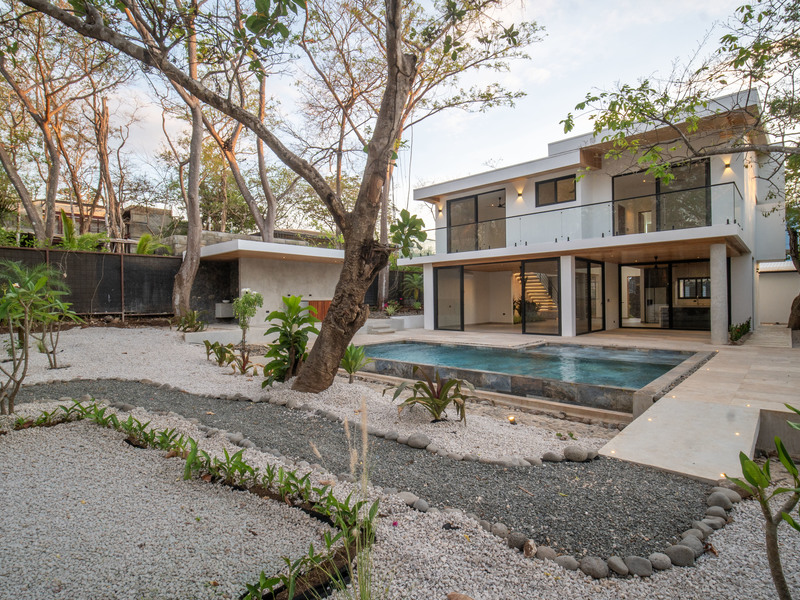4 bed Single Family Homes For Sale in Playa Grande, Guanacaste - hero 5