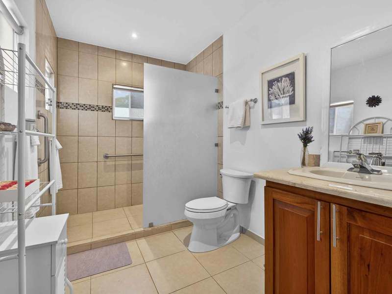 3 bed Single Family Homes For Sale in Tamarindo, Guanacaste - hero 9