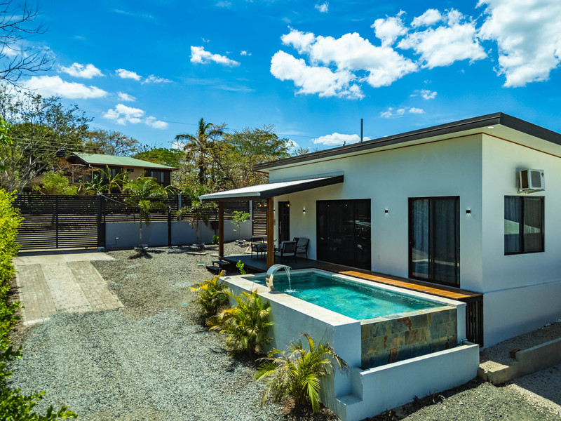 4 bed Single Family Homes For Sale in Playa Negra, Guanacaste - hero 2