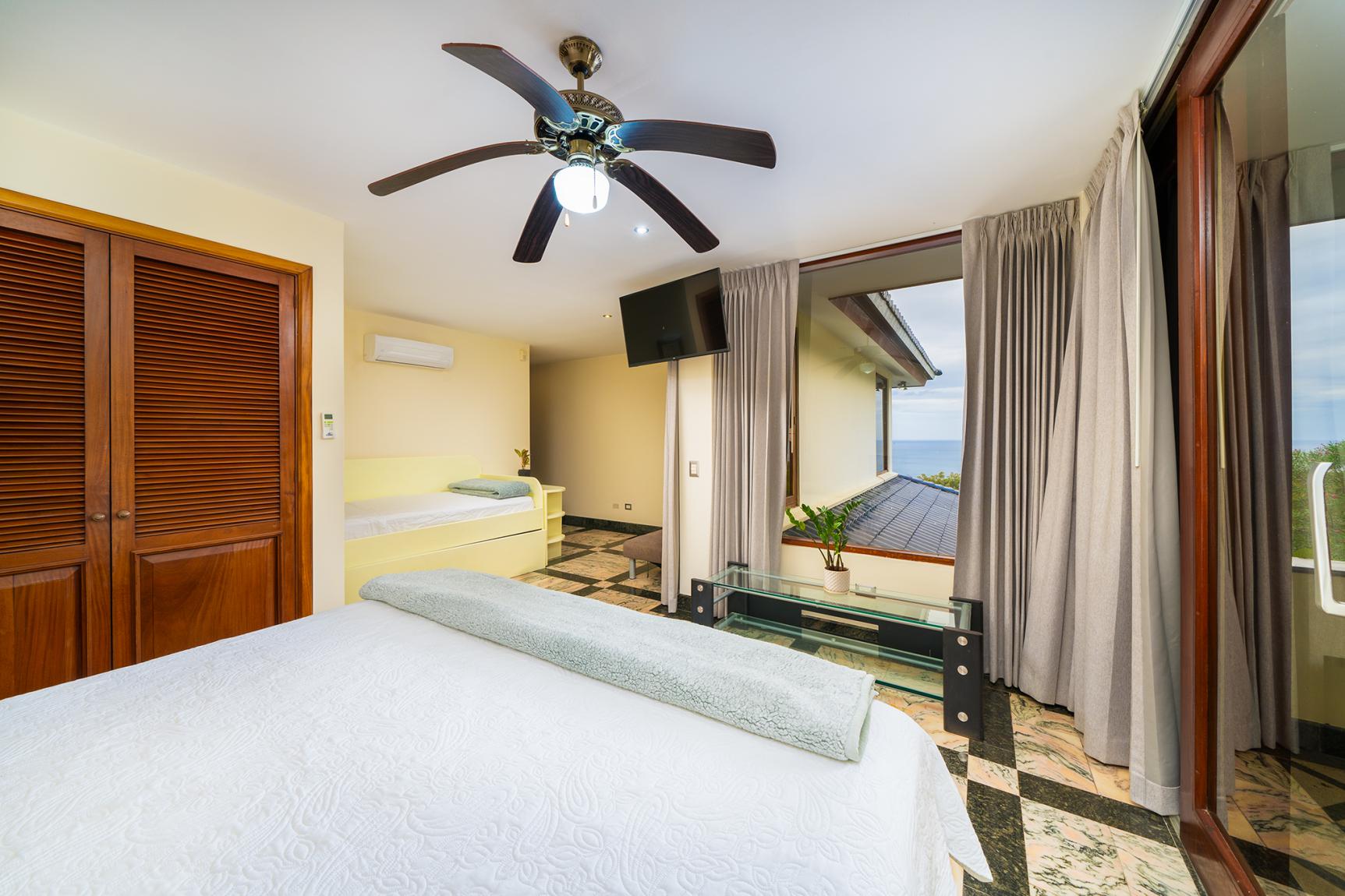 4 bed Single Family Homes For Sale in Playa Prieta, Guanacaste - thumb 11