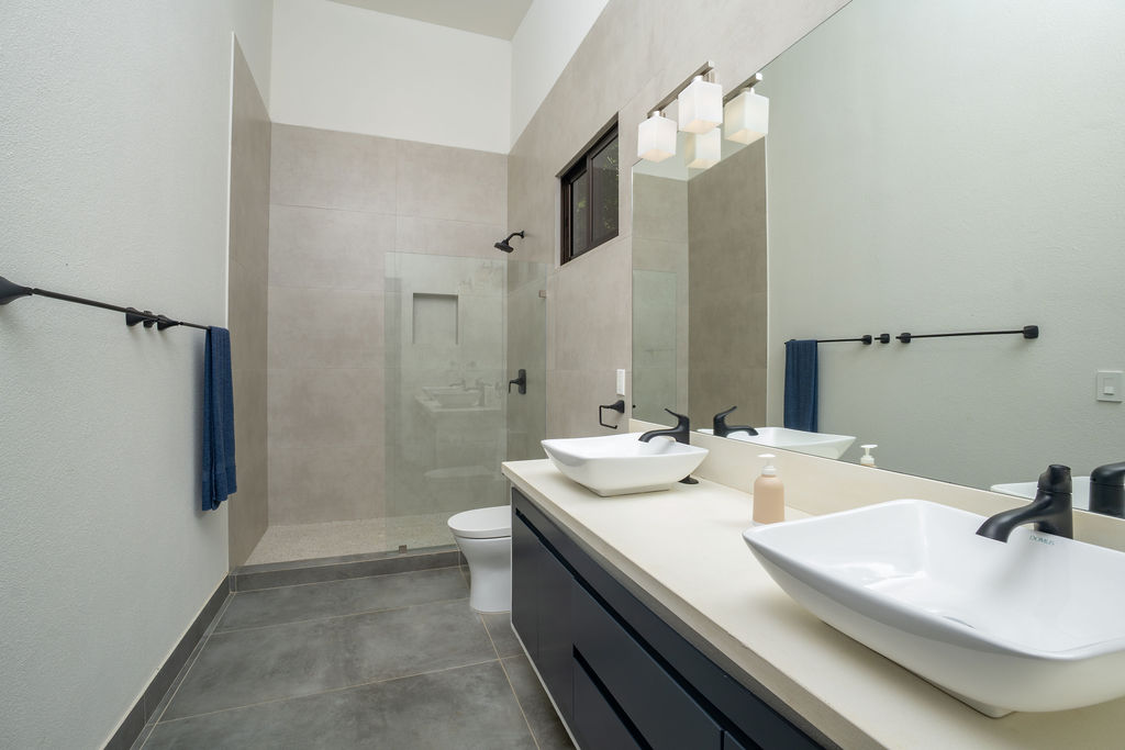 4 bed Single Family Homes For Sale in Playa Potrero, Guanacaste - thumb 17