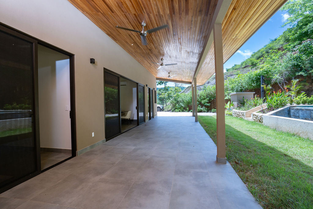 4 bed Single Family Homes For Sale in Playa Potrero, Guanacaste - thumb 29