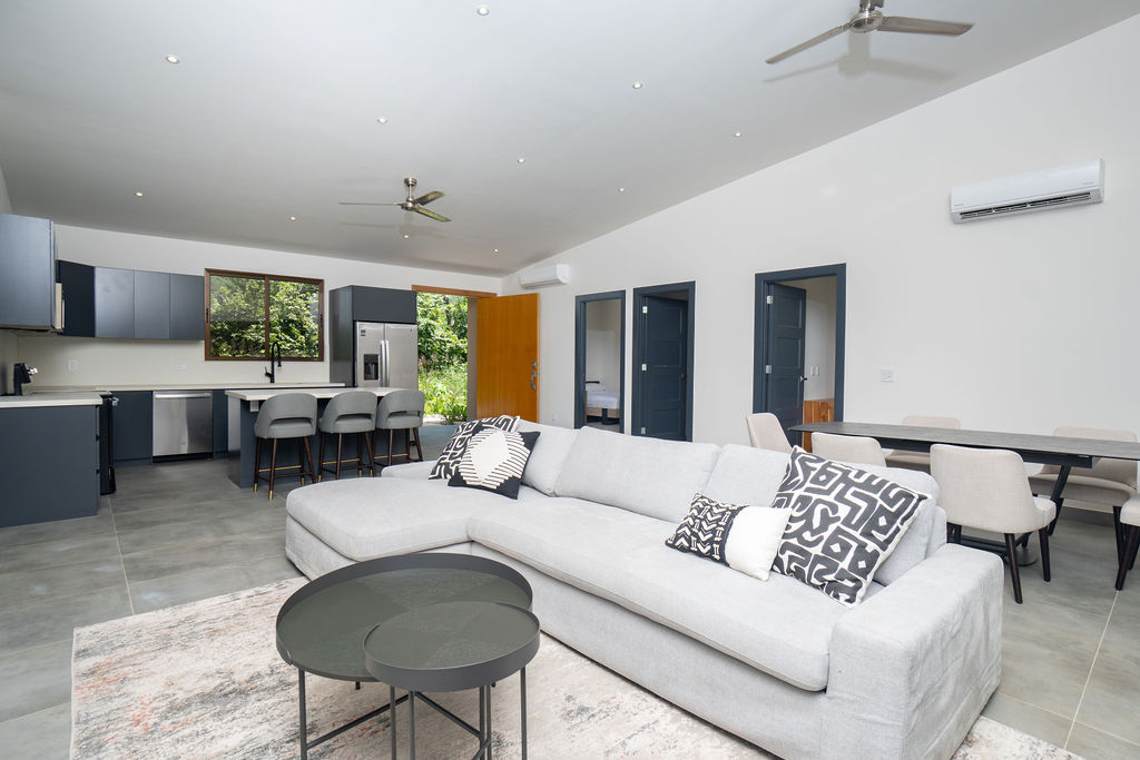 4 bed Single Family Homes For Sale in Playa Potrero, Guanacaste - thumb 4